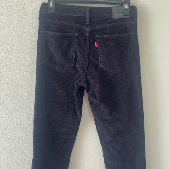 Levi's Women's black velvet Skinny Jeans - Picture 10 of 11